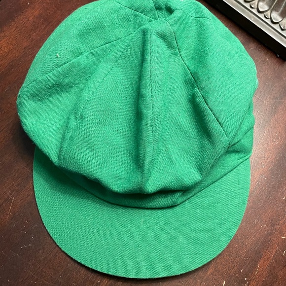 Green brim cap/hat - Picture 6 of 6